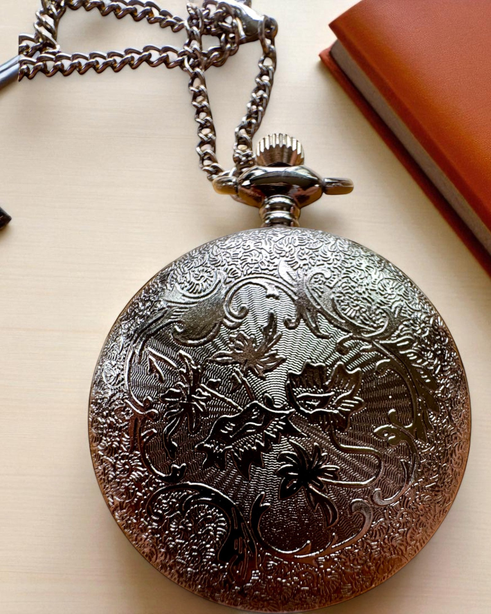 Relógio de Bolso Preto „Midnight Elegance”, personalização para presente com gravação