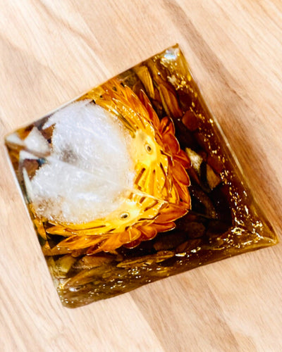 Pirâmide de Cristal da Prosperidade da Bola de Cristal da Sorte, Pedra Olho de Tigre, Lótus de Cobre