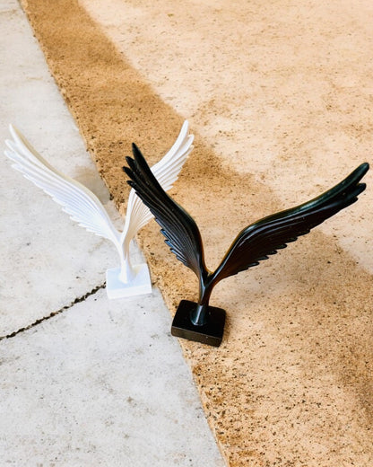 Elegante Estatueta de Asas de Anjo 15 cm de altura – "Guardiões Alados", possibilidade de personalização com gravação para presente, personalização, 2 variantes de cor