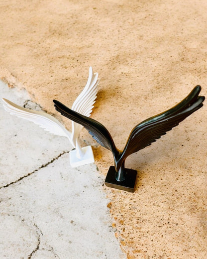 Elegante Estatueta de Asas de Anjo 15 cm de altura – "Guardiões Alados", possibilidade de personalização com gravação para presente, personalização, 2 variantes de cor