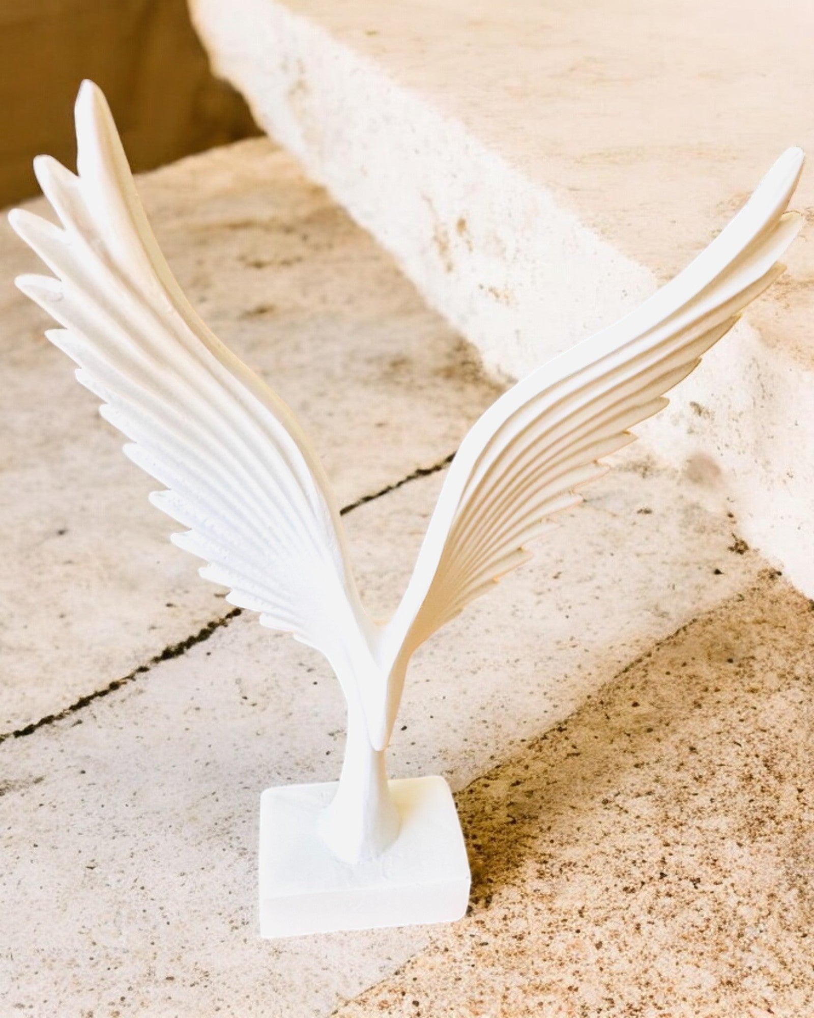Elegante Estatueta de Asas de Anjo 15 cm de altura – "Guardiões Alados", possibilidade de personalização com gravação para presente, personalização, 2 variantes de cor