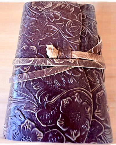 Notatnik Premium em Couro "Elegância da Natureza" - 200 páginas, 120g, caderno, bloco de desenho, 2 cores à escolha, personalização com gravação