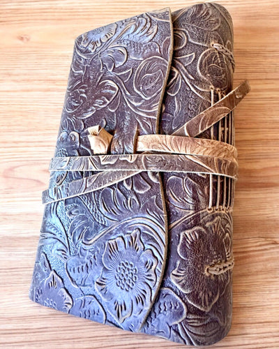 Notatnik Premium em Couro "Elegância da Natureza" - 200 páginas, 120g, caderno, bloco de desenho, 2 cores à escolha, personalização com gravação