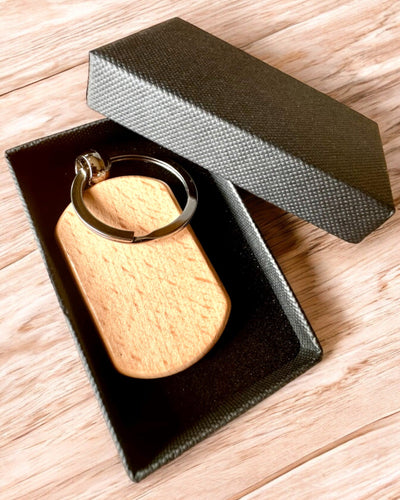 Elegante Porta-chaves de Madeira com Possibilidade de Personalização com Gravação – Ideal para Presente