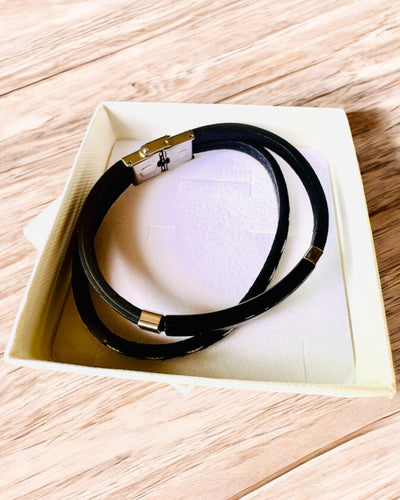 Pulseira Desportiva de Pele PU e Aço Inoxidável com Possibilidade de Gravação – 3 Cores