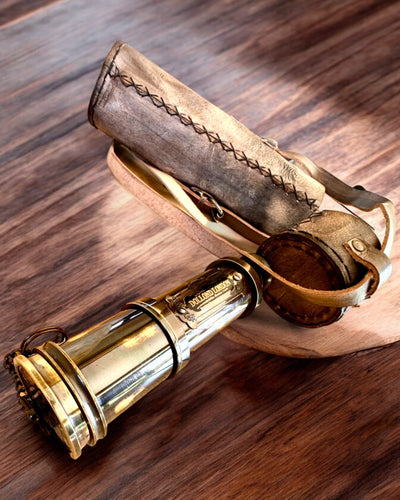 Luneta Premium "Voyager" com Luneta Gravada e Estojo de Pele Natural, possibilidade de personalização com gravação para presente