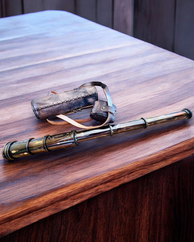 Luneta Premium "Voyager" com Luneta Gravada e Estojo de Pele Natural, possibilidade de personalização com gravação para presente