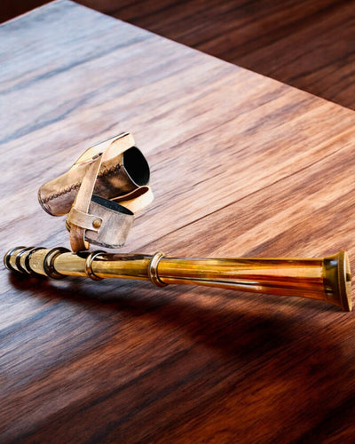 Luneta Premium "Voyager" com Luneta Gravada e Estojo de Pele Natural, possibilidade de personalização com gravação para presente