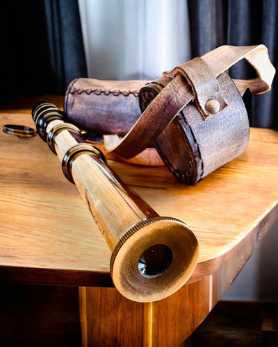 Luneta Premium "Voyager" com Luneta Gravada e Estojo de Pele Natural, possibilidade de personalização com gravação para presente