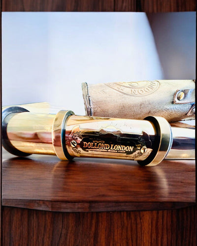 Luneta Premium "Voyager" com Luneta Gravada e Estojo de Pele Natural, possibilidade de personalização com gravação para presente