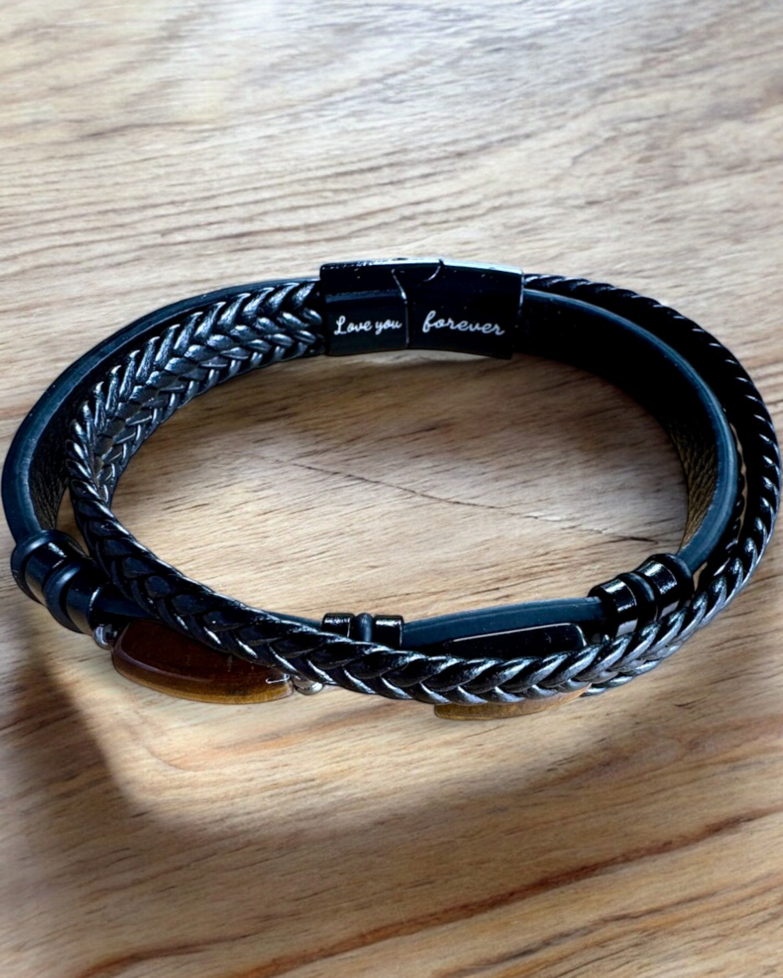Pulseira Masculina Magnetic Love – em couro com possibilidade de personalização com gravação para presente