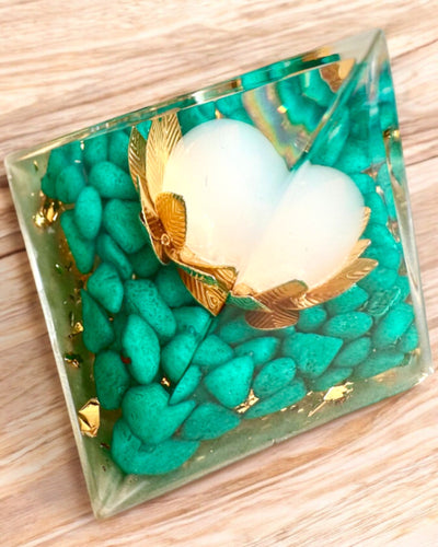 Pirâmide Energética orgonite "Harmonia Turmalina"