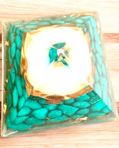 Pirâmide Energética orgonite "Harmonia Turmalina"