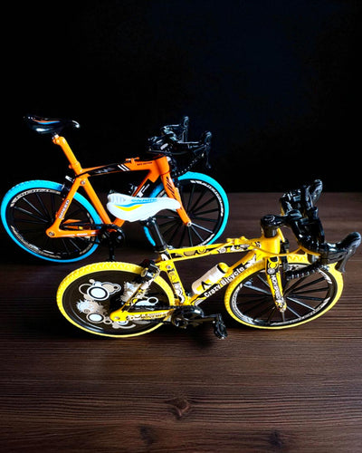 Modelo em miniatura de bicicleta colecionável em metal "Speed Rider 1.2" – personalização com gravação para presente, 2 variantes de cor