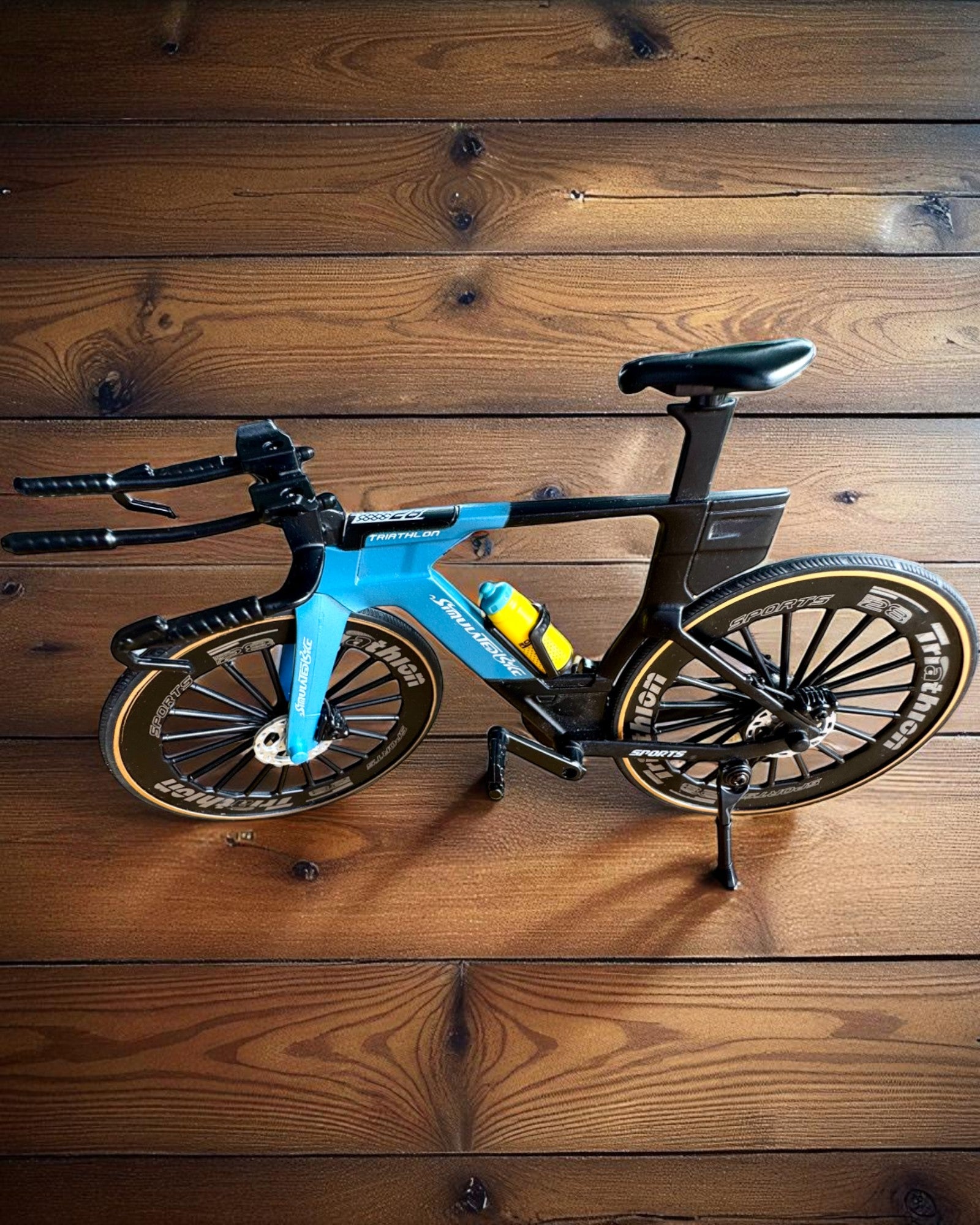 Miniatura de Modelo de Bicicleta de Triatlo "SpeedStorm 1.2" personalização com gravação para presente