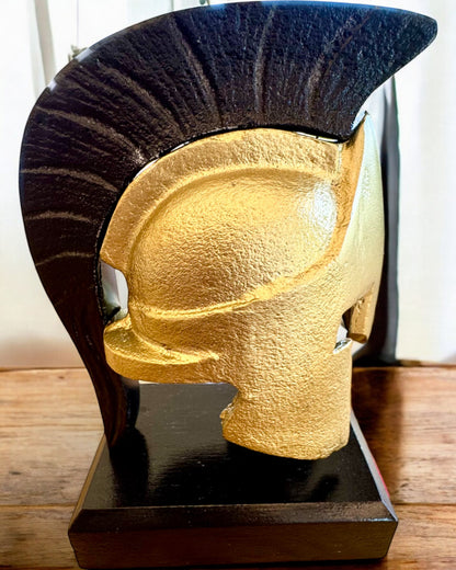 Capacete Spartan Premium – escultura decorativa feita à mão, possibilidade de personalização com gravação para presente