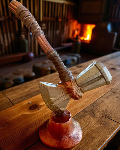 Storm Relic – martelo decorativo com base, 26 cm, feito à mão, possibilidade de personalização com gravação para presente