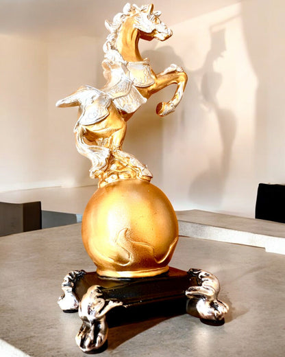 Elegante Estatueta "Złoty Rumak" - com possibilidade de gravação para presente