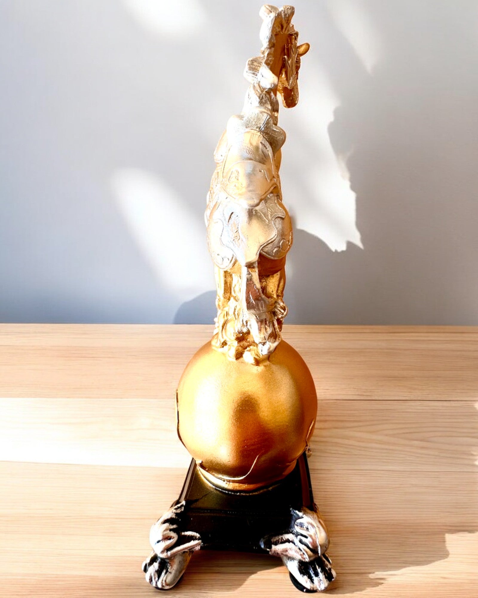Elegante Estatueta "Złoty Rumak" - com possibilidade de gravação para presente