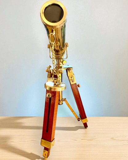 Telescópio Celestial em suporte de madeira 41 cm, possibilidade de personalização com gravação como presente