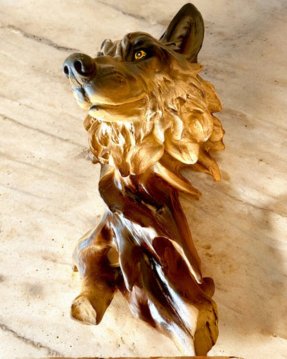 "Wilczy Duch" – Estatueta Decorativa com possibilidade de personalização com gravação, para presente
