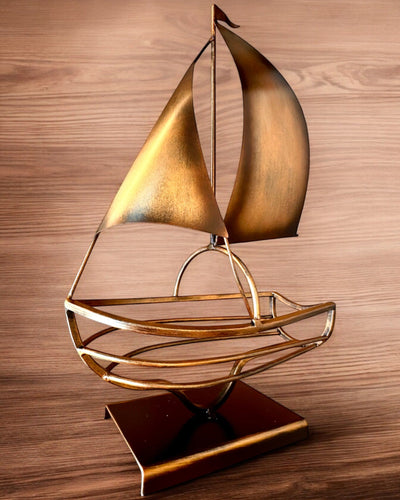 Suporte de Vinho Metálico 45 cm de altura, "Fantasia Náutica" - em Forma de Veleiro com Possibilidade de Gravação para presente