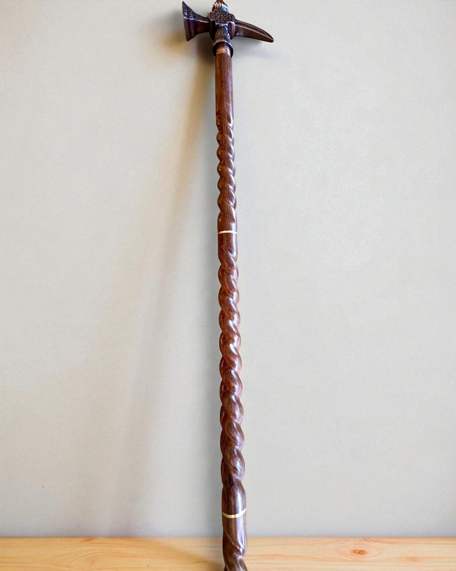 Bengala de Passeio - WIKING com cabeça em forma de martelo de guerra, possibilidade de personalização com gravação para presente