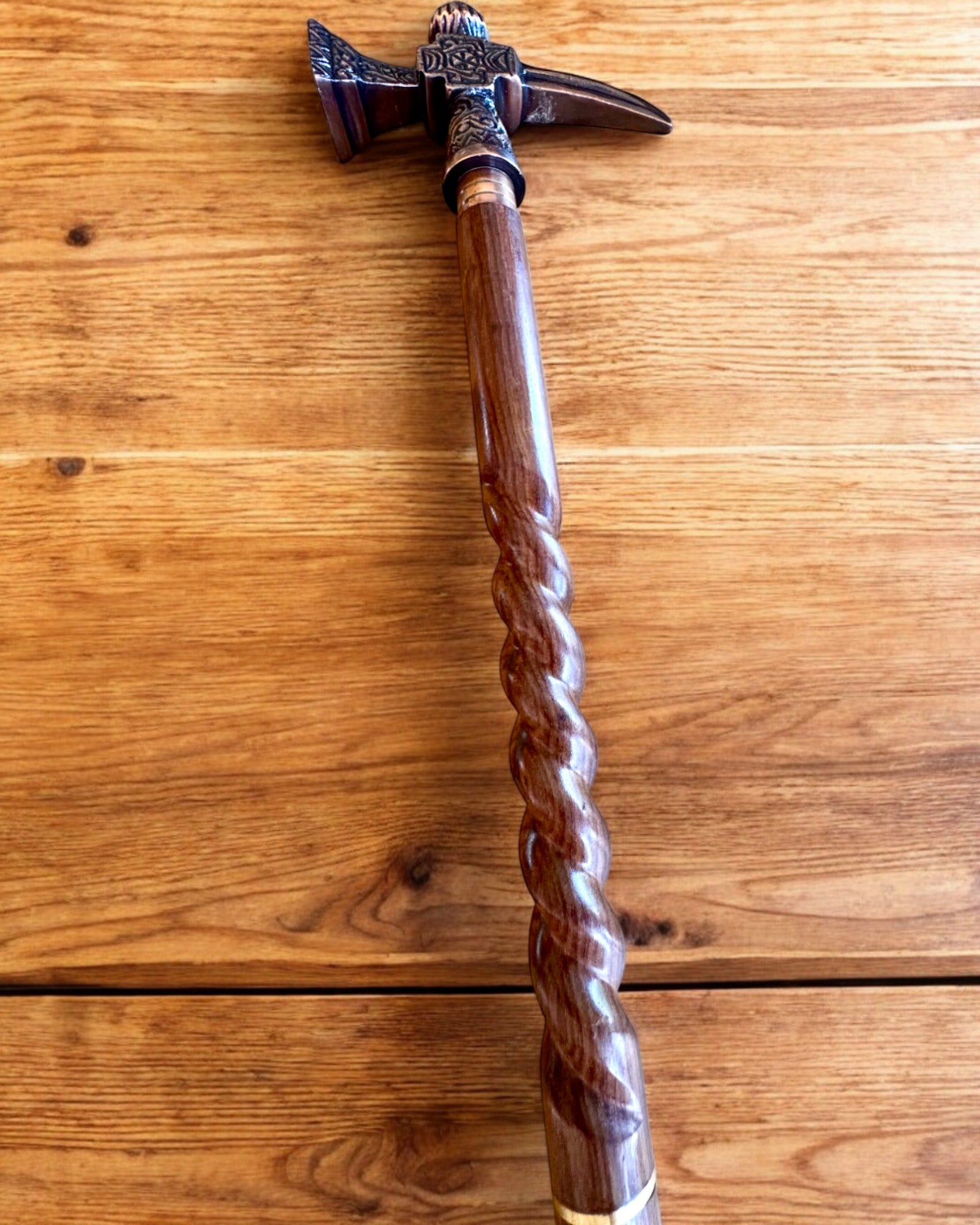 Bengala de Passeio - WIKING com cabeça em forma de martelo de guerra, possibilidade de personalização com gravação para presente