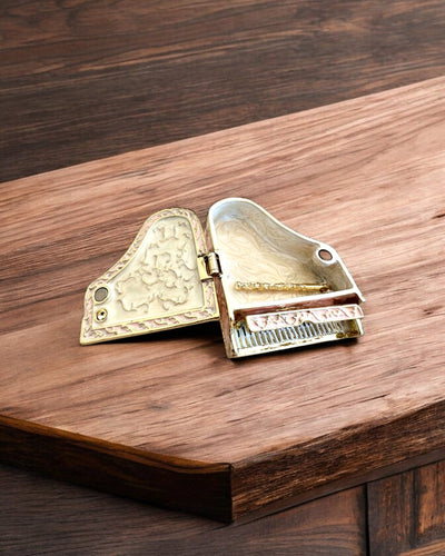 Elegante caixa de joias "Mini Piano - rosas clássicas" - com opção de gravação para presente