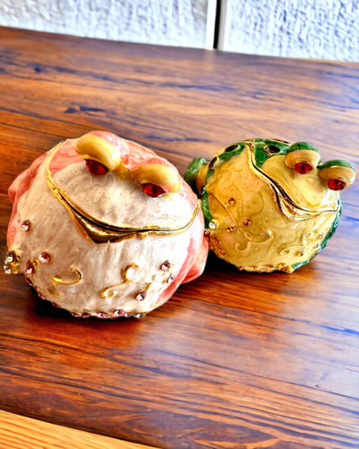 Caixa decorativa elegante "Żabi Skarb" para presente personalizável, com opção de gravação