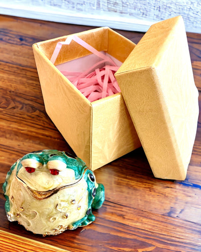 Caixa decorativa elegante "Żabi Skarb" para presente personalizável, com opção de gravação