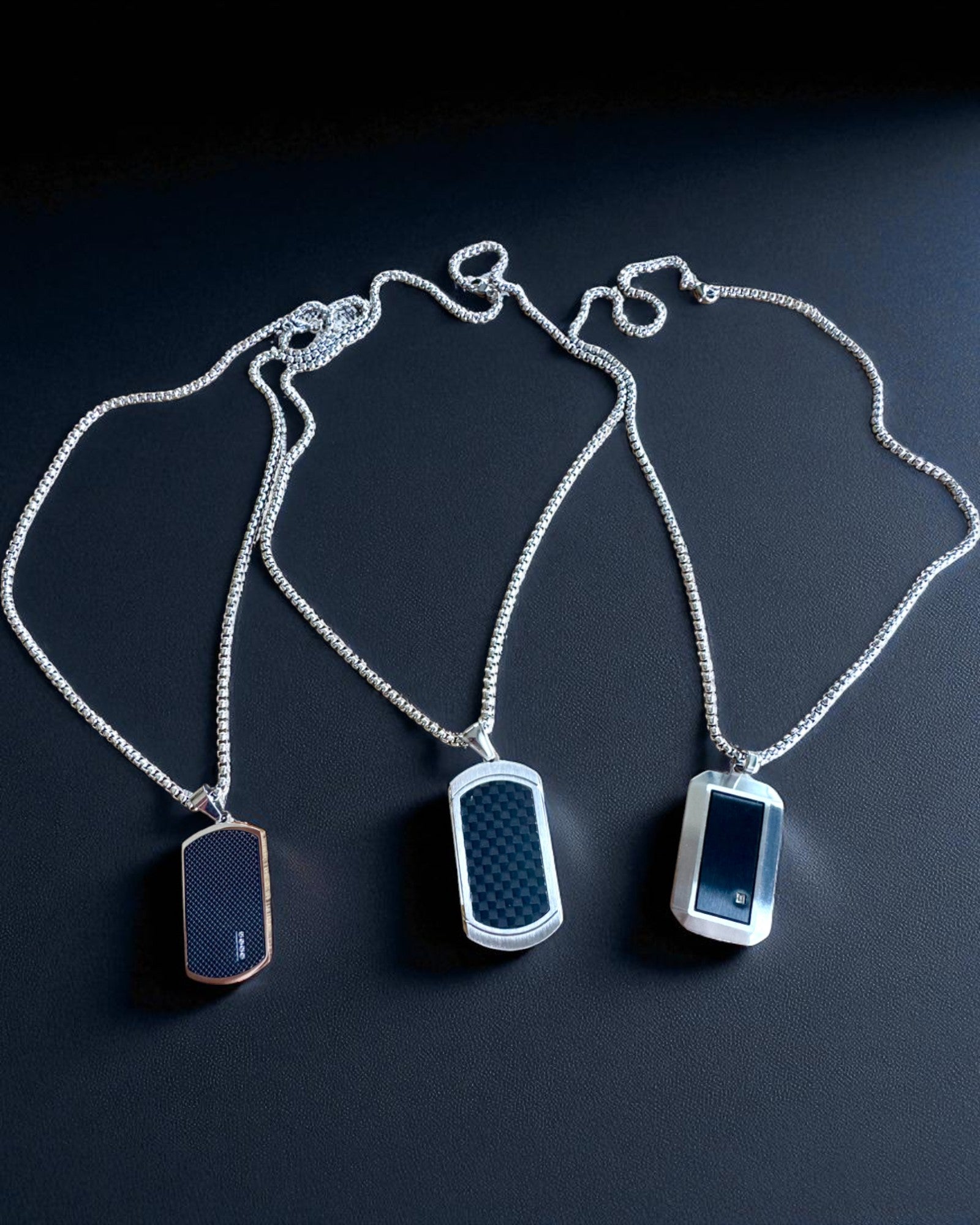 Colar masculino Dog Tag "SteelVision" – aço inoxidável, 15 variantes, personalização com gravação