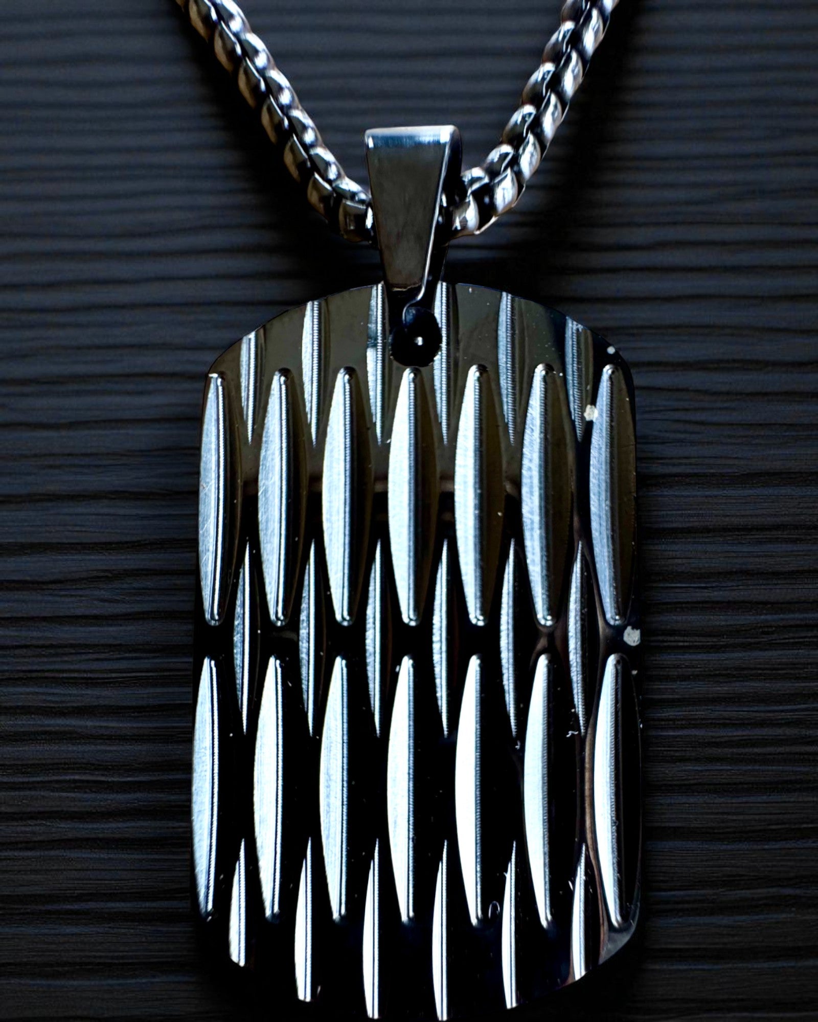 Colar masculino Dog Tag "SteelVision" – aço inoxidável, 15 variantes, personalização com gravação