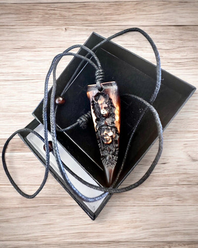 Colar Canino de Lobo, amuleto de Resina - Força Mística da Natureza, possibilidade de personalização com gravação para presente