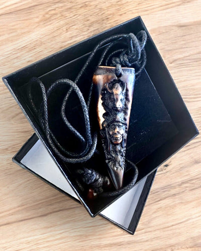 Colar Canino de Lobo, amuleto de Resina - Força Mística da Natureza, possibilidade de personalização com gravação para presente