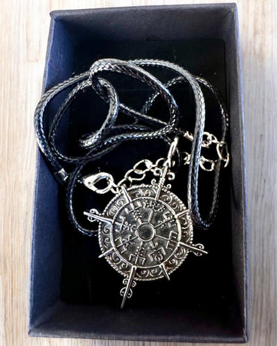 Amuleto Guerreiro do Norte - Bússola Viking, possibilidade de personalização com gravação para presente, 2 variantes à escolha
