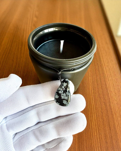 Vela de soja intencional Obsidiana – autoconfiança e força interior, 250 ml, possibilidade de personalização para presente