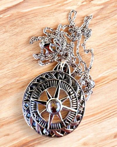 Amuleto de Viagem Astral – Colar de Prata com Gravura, personalização para presente