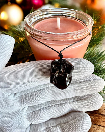 Vela de soja intencional 250 ml com pedra natural – escolha a sua energia: Citrino ou Granada, personalização com gravação para presente