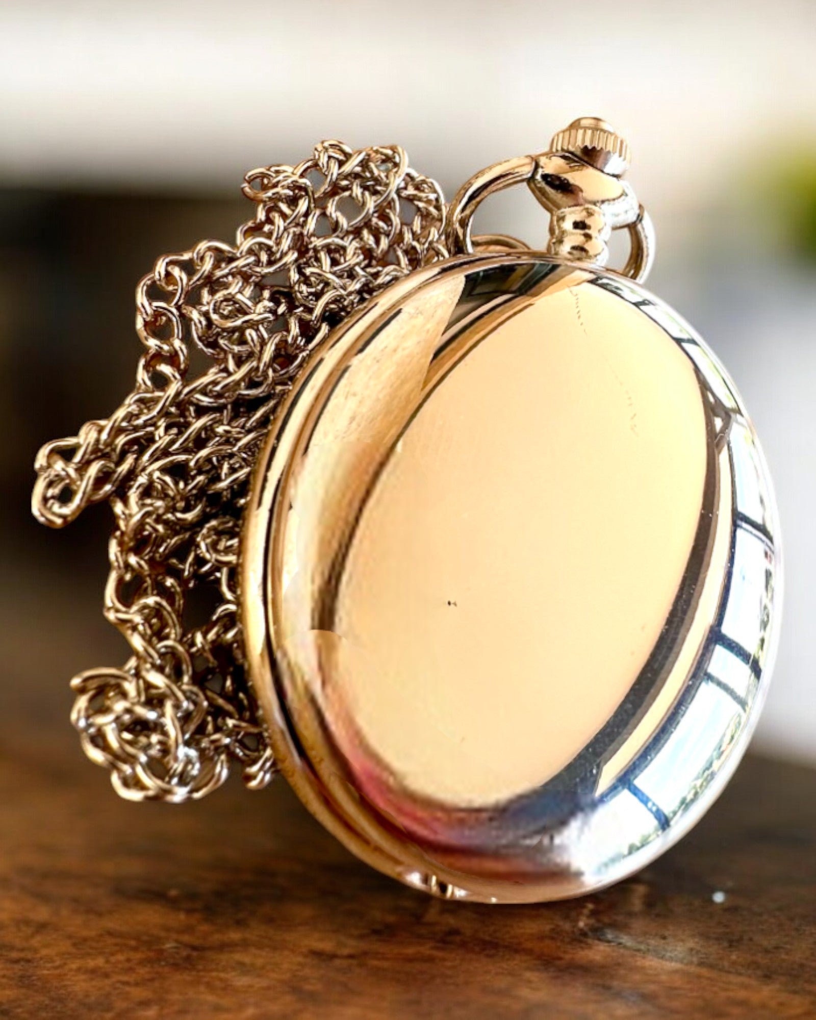 Elegante Relógio de Bolso "Clássico Temporal", cor prateada, possibilidade de personalização com gravação para presente