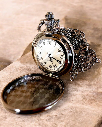 Relógio de bolso "Magiczna Talia" - Acessório elegante em aço inoxidável, personalização com gravação para presente