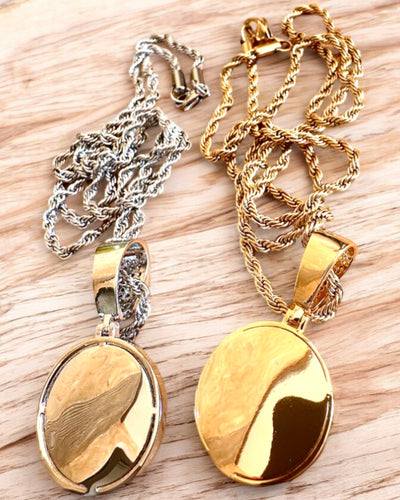 Colar com Pendente de Bússola em Estilo Glamour com Zircónias para Mulheres e Homens - 2 variantes à escolha, personalização com gravação para presente