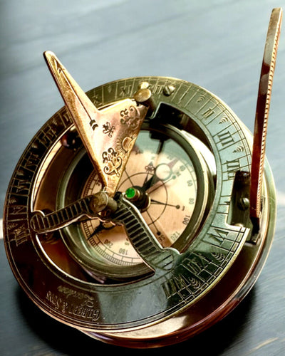 Bússola do Capitão Explorer 2 – possibilidade de gravação personalizada para presente, disponível em 2 variantes de cor