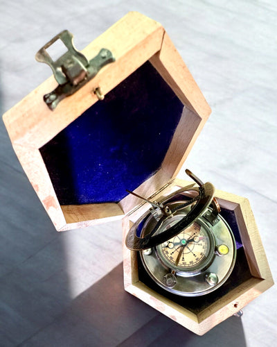 Bússola do Capitão Explorer 2 – possibilidade de gravação personalizada para presente, disponível em 2 variantes de cor