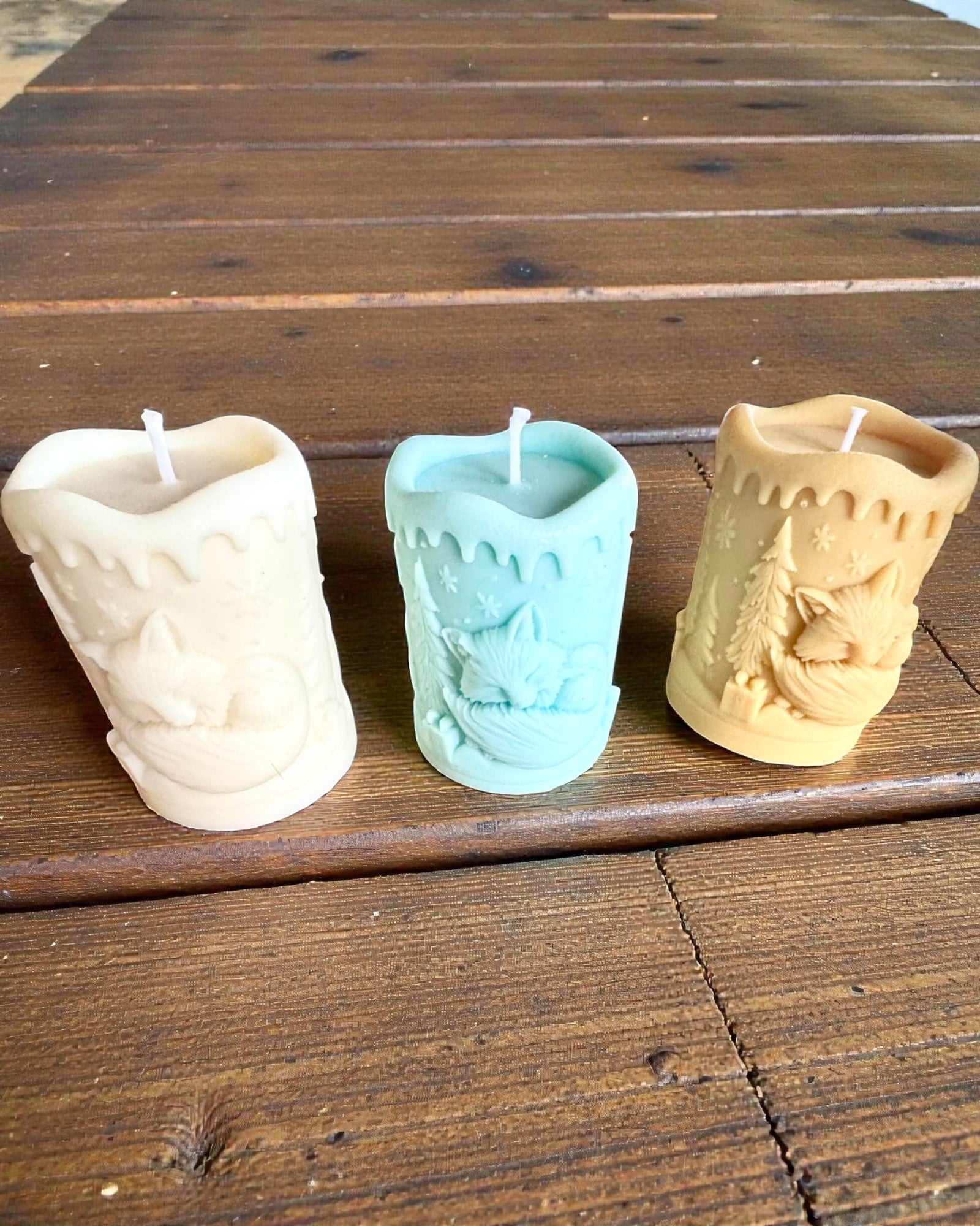 Vela de soja Raposa de Inverno, 7,5 cm de altura, vela de soja vertida à mão com uma adorável raposa a dormir, personalizável com gravação na placa