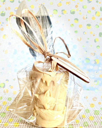 Vela de soja Raposa de Inverno, 7,5 cm de altura, vela de soja vertida à mão com uma adorável raposa a dormir, personalizável com gravação na placa