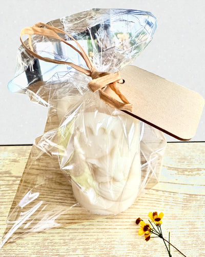 Vela de soja Raposa de Inverno, 7,5 cm de altura, vela de soja vertida à mão com uma adorável raposa a dormir, personalizável com gravação na placa