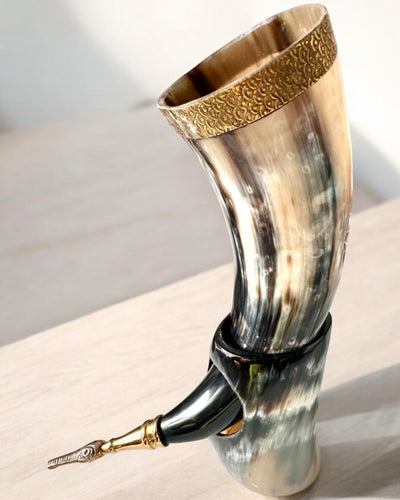 Caneca de Chifre "Viking Valor" - Gravada à Mão, Qualidade Premium - 4 variantes à escolha