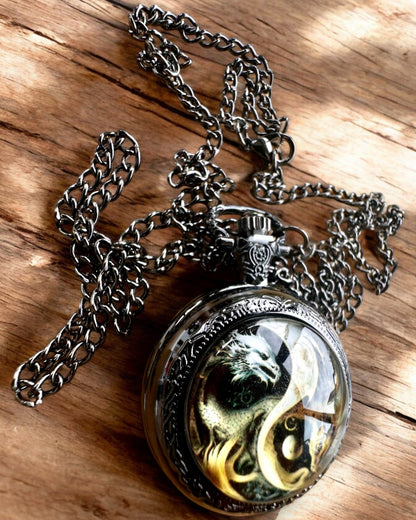 Relógio de bolso "Círculo do Dragão 2" – um acessório elegante com um toque de magia - personalização com gravação para presente