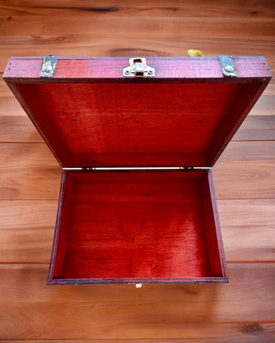 Antiga Caixa de Madeira com Possibilidade de Gravação, 23 cm x 16 cm x 7,5 cm